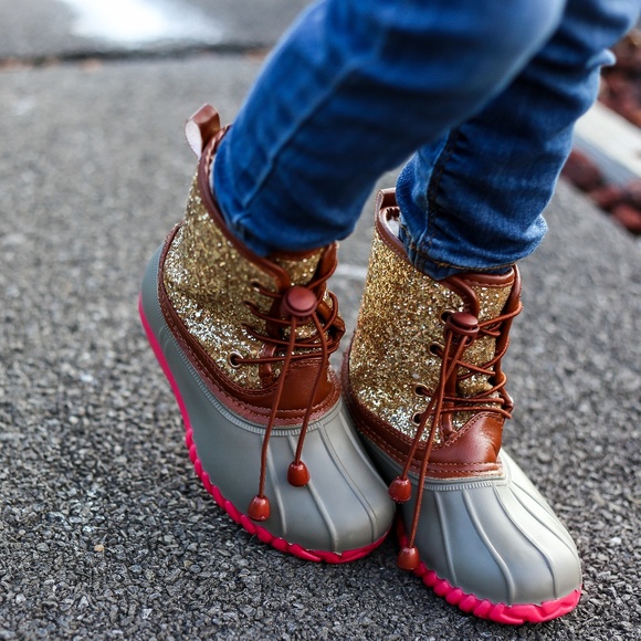 Other - HP LAST ONE!! Glitter Duck Boots  Size 2 Youth